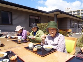 お天気のいい日は＠花みずき葵館