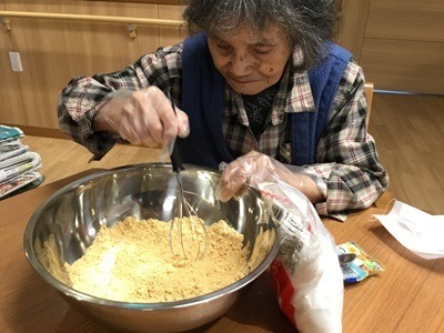 野の香北：ぼたもち作り中