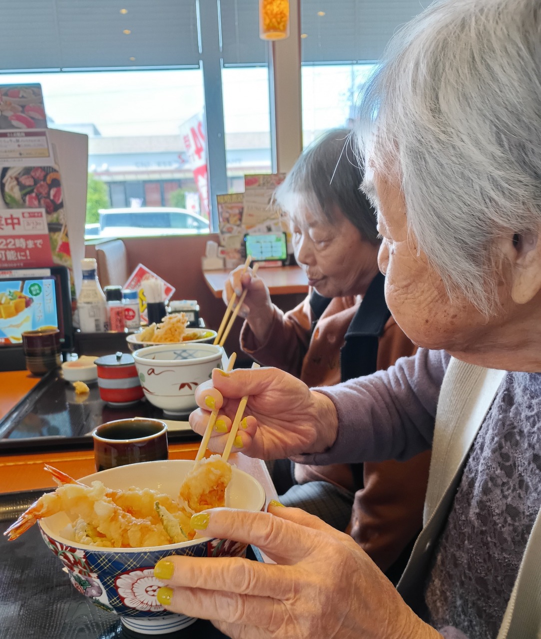 ショートステイ野の花　外食レク