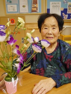 ショートステイ野の花　生け花レク
