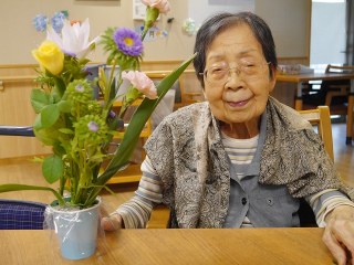 ショートステイ野の花 生け花レク