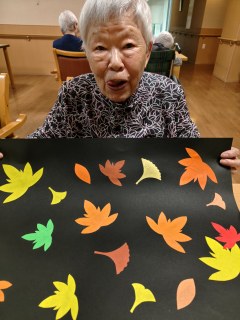 ケアレジデンス東山　秋の壁画作り(^^♪