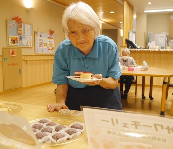 ショートステイ野の花　スイーツバイキング