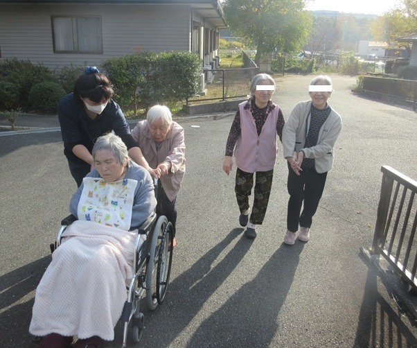 お散歩に行きました◎花みずき泉館◎